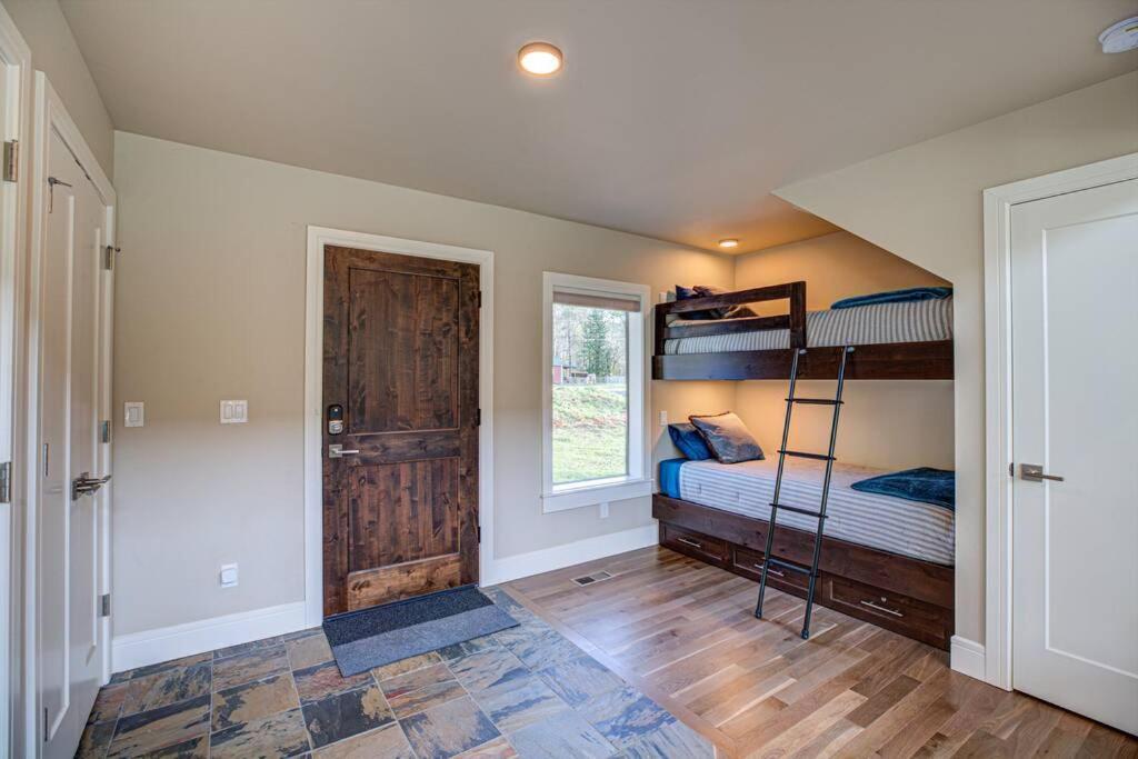 Newly Built Modern Chalet Duplex - 2 Mount Hood Village Екстериор снимка