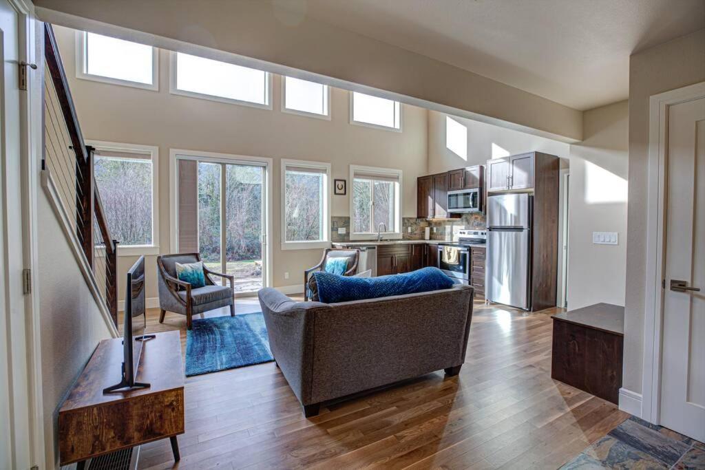 Newly Built Modern Chalet Duplex - 2 Mount Hood Village Екстериор снимка